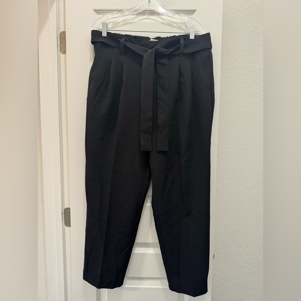 High Rise, tapered leg, lightweight pants from Loft Outlet